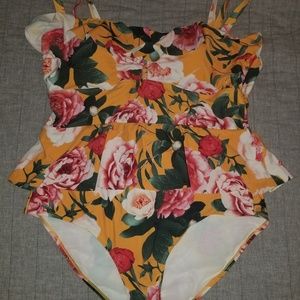 Torrid size 1 Floral Peplum Swimsuit